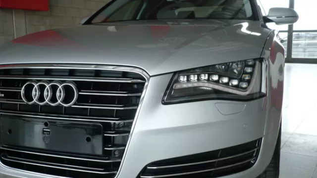 Tiene Adaptive Air Suspension conjuntamente con  Audi Drive select de serie.