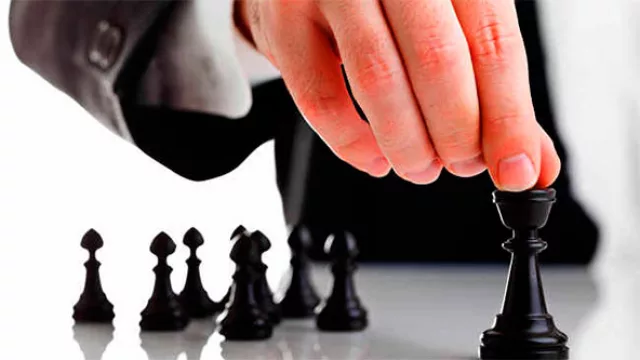 Ante escenario incierto, algunas empresas optan por no contratar gerentes