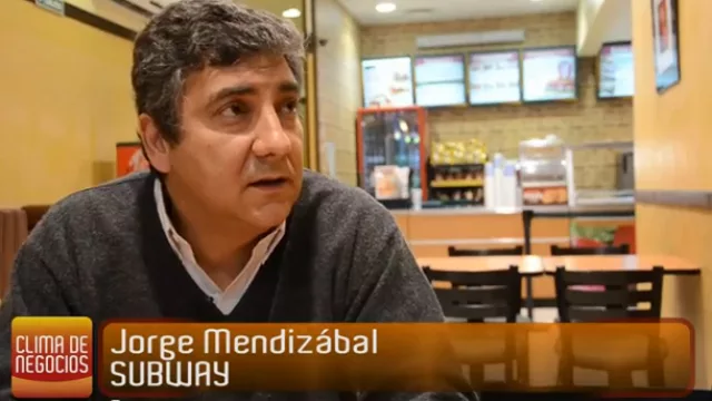 Un subte con 100 paradas