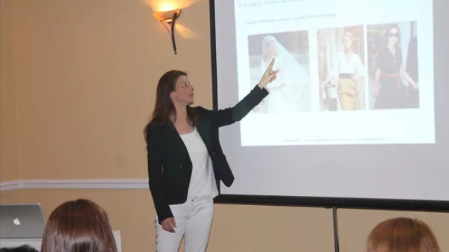 Carolina, exponiendo en charla de Morfología. 