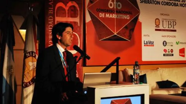 Marcos Lorenzatti de UBP nos da la bienvenida al Congreso