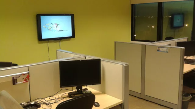 Los puestos de trabajo están agrupados para favorecer el trabajo en equipo