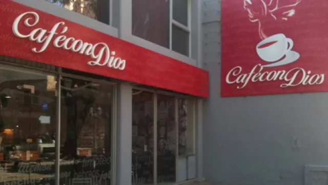 No sólo el rock ´n´ tiene sus bares temáticos: llegó Café con Dios (Jesús y todos los apóstoles)