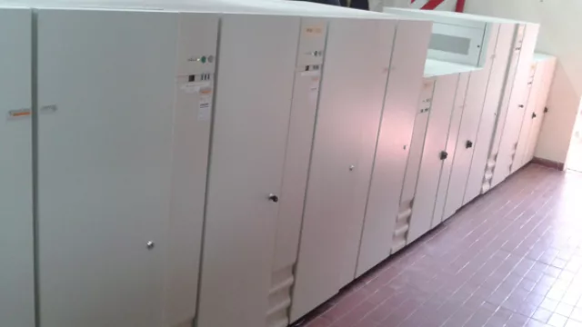 Una de las UPS que aseguran el funcionamiento 24x7x365