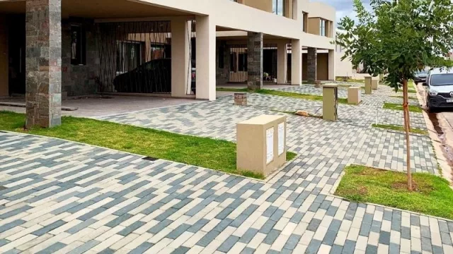 Corblock presenta el adoquín bicapa