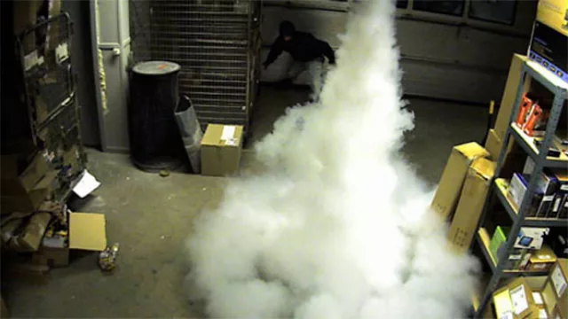 De la mano de NeloStar, llega SmokeCloak (generadores de neblina para seguridad)