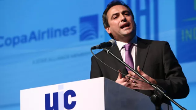 ¿Vamos hacia arriba o hacia abajo?  La pregunta quedó flotando en el Coloquio de la UIC (sigue hoy)