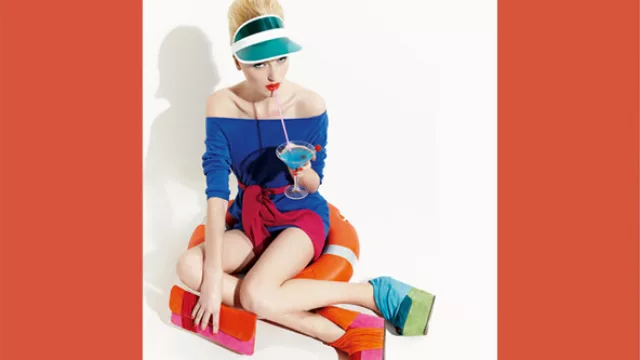  Accesorios flúor, sandalias y touch, estilo de cartera que se impone como lo último de esta temporada.