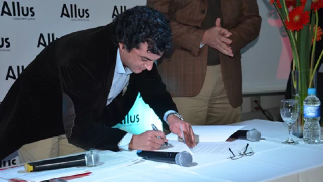 Allus firmó con la Universidad Siglo XXI un acuerdo de colaboración para intercambiar conocimientos, prácticas y experiencias en redes sociales