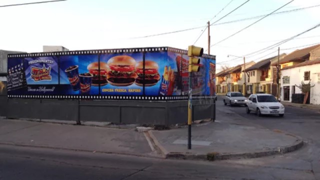 Rafael Núñez y Potel Junot es la esquina elegida por Hollywood Burger