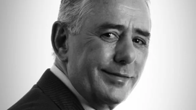 Petrone: “Con los inmuebles va a pasar lo mismo que con los autos” (las ventas crecen, la producción cae)