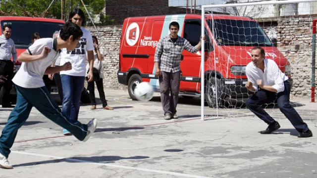 Naranja ya va por su potrero nº 33 (y 8.000 chicos recuperaron sus espacios de juego)