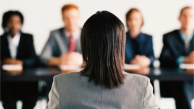 Uruguay: Dos tercios de quienes buscan trabajo ya lo tienen (el 40% se postula por las redes)