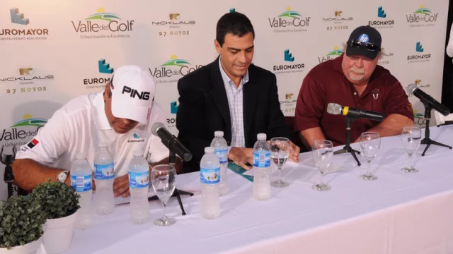 Valle del Golf ya vendió la mitad de sus lotes y lo festejó con  dos campeones de Augusta