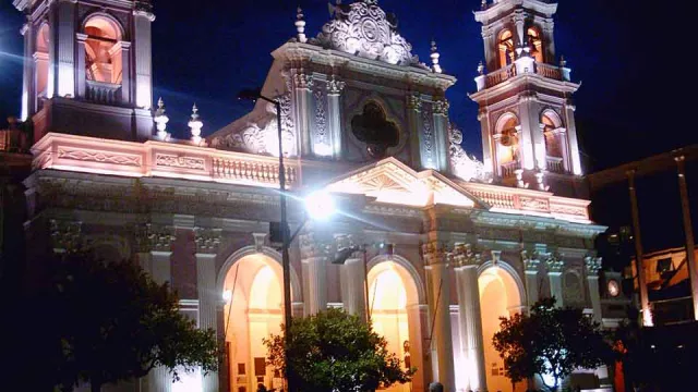 Aerolíneas Argentinas le roba pasajeros a Andes (vuelos COR-SLA suspendidos sine die)