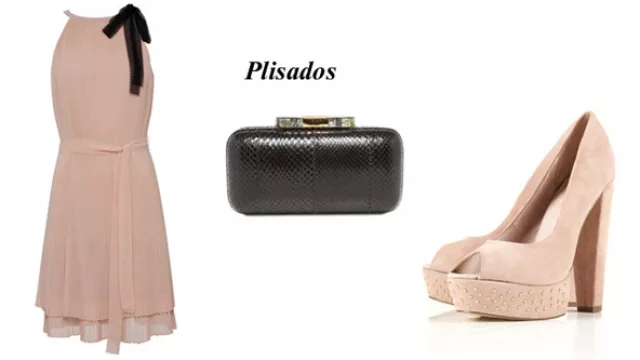 Opción en nude y negro, plisado con moño en escote y lazo en cintura, zapatos y clutch en composé al tono.