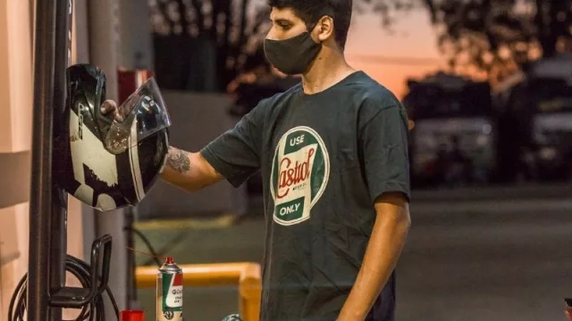 Llegó la primera “isla de motos” de Axion Energy a Córdoba (servicio exclusivo y ágil carga de combustible)