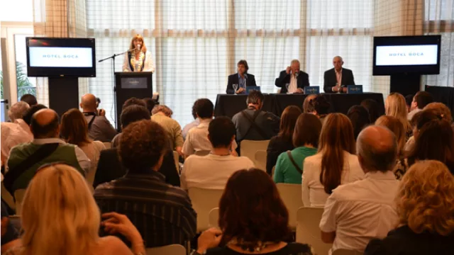 Más de 50 periodistas de Argentina y el mundo cubrieron el lanzamiento del primer hotel de un club de fútbol en el mundo