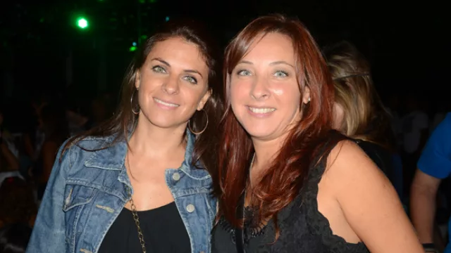 Marcela Caballero (InfoNegocios) y su hermana Natalia dijeron presente en el St. Patricks Festival.