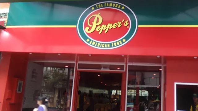 Pepper´s American Food se pone en la boca del león: abrió pegadita a Mc Donalds y quiere 5 locales en la ciudad