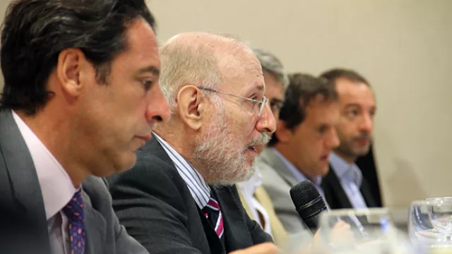 Blejer presentó Foro PAIS y no lo hizo solo (los hermanos Urquía estuvieron en primera fila)