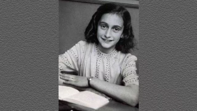 Anna Frank: niña judía-alemana, que dejó constancia en su diario de experiencias vividas en cautiverio, durante la II G. mundial.
