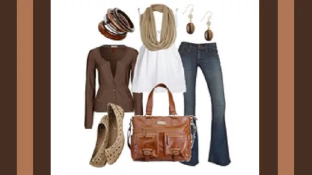 Jeans pata de elefante, remerón musculosa en broderie, cuello tejido en beige, saquito tejido chocolate, chatitas caladas beige.