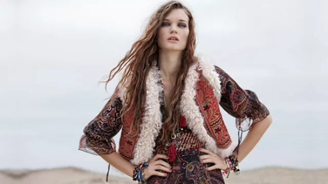 R; Chaleco hindú, con terminaciones en corderito.