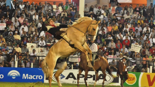 Pampero fue el esponsor de "El jinete de la Patria". El ganador se llevó $ 10.000 y un potro