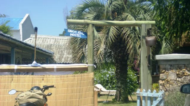 Uruguay: verano “gasolero”… pululan hostales a un promedio de US$ 30 diarios