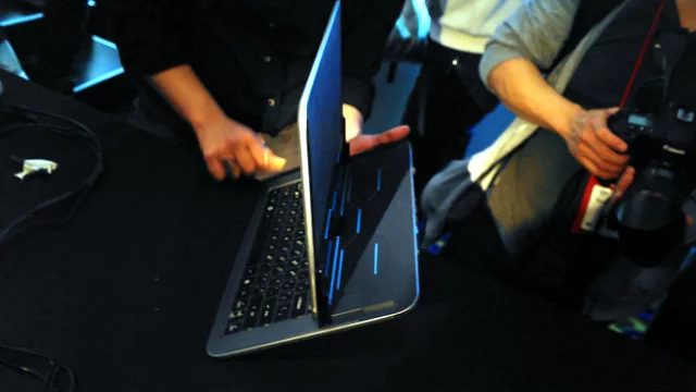 La Ultrabook híbrida que se convierte en tablet –Foto gentileza: César Dergarabedian