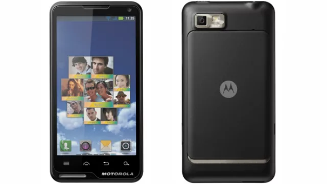 El nuevo Motoluxe mostrando rostro y espalda