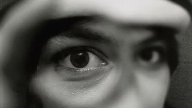 Mónica Gameros, Es raro el amor