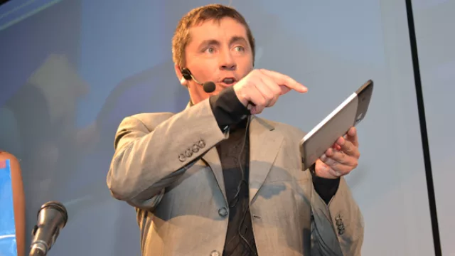 Entre los que votaron el CC 2011 se sorteó una Tablet Motorola Zoom