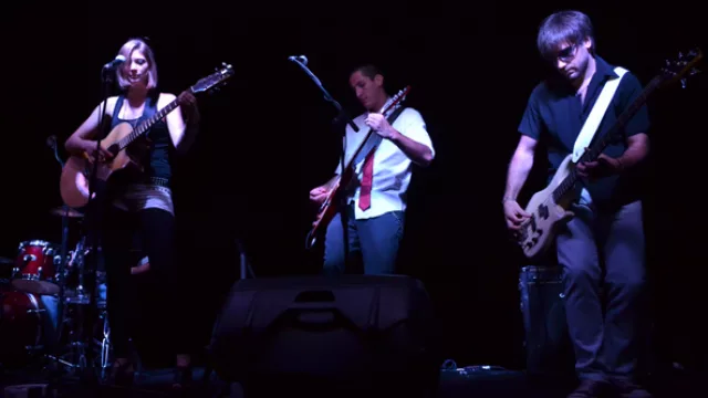 Y la banda siguió tocando: en los jardines de Alto Botánico Overfeel