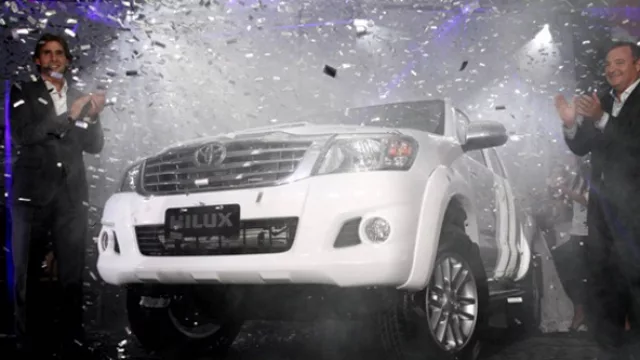 La nueva Hilux “irrumpe” en Centro Motor
