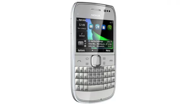 El Nokia E6 llegó a la Argentina a través de Claro (arranca en $ 999)