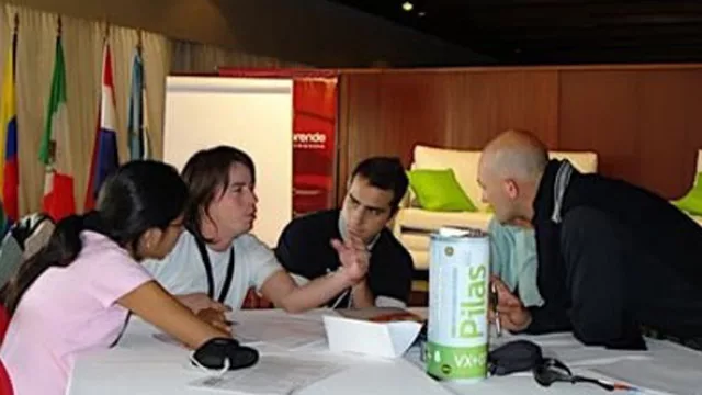 ¡Pst!, ¿sos joven y emprendedor? Se viene Pilas (by Fundación Mundos E)