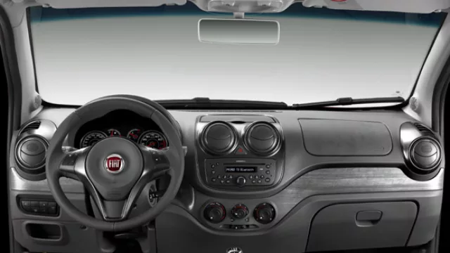 Volante con cuero y un tablero totalmente nuevo: este Palio tiene 8% más de espacio interior que el anterior.