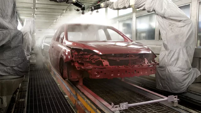 La planta de pinturas es un proceso clave, en Pacheco se pintan los Focus en 7 colores distintos