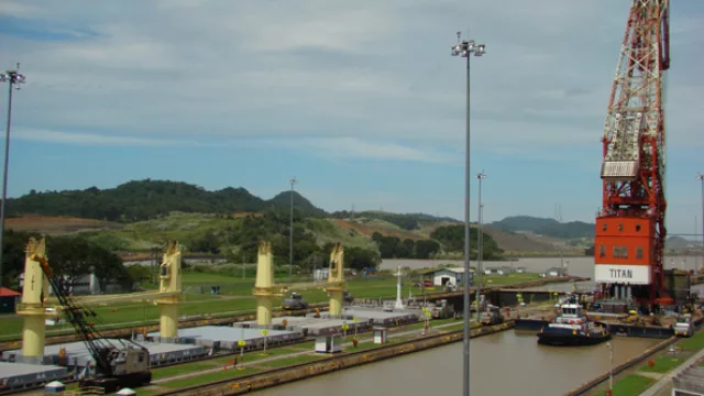 A 20 minutos de la capital, es el puente que une el sector occidental y oriental del planeta