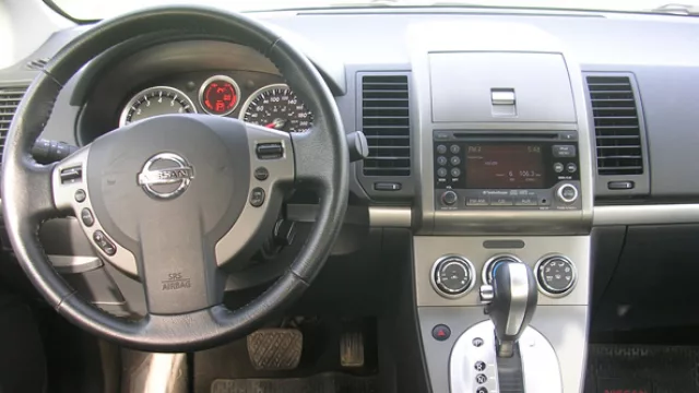 Interior algo aburrido y sobrio