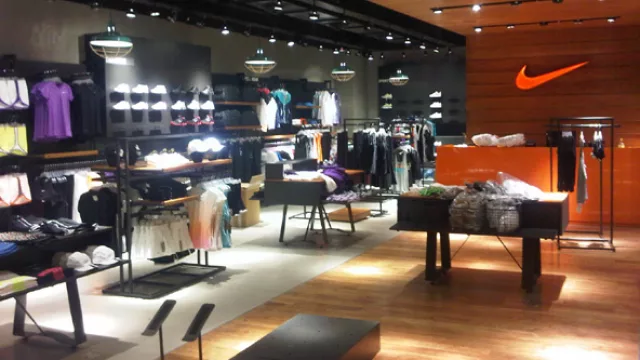 Nike vuelve a abrir sus puertas en el Nuevocentro Shopping (by Rossetti Deportes)