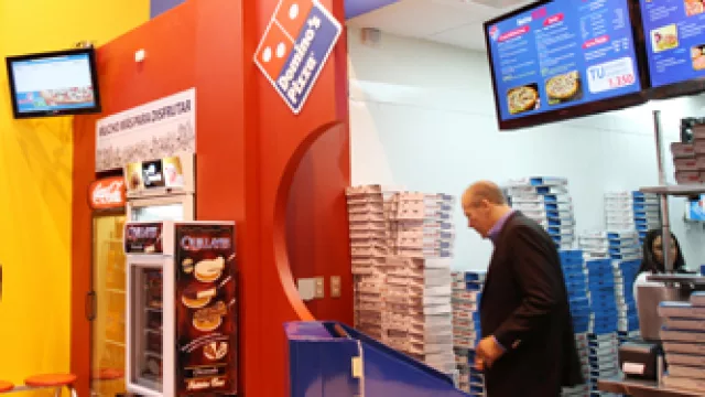 Chile: Con 10 locales este año y 10 más el que viene Domino’s Pizza pisa fuerte