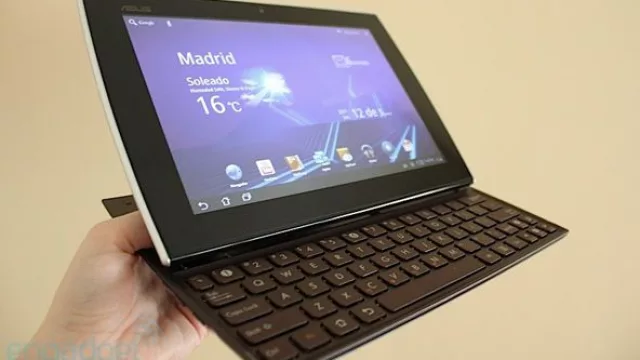 ¿Netbook o tablet? Las dos: Asus Eee Pad Slider