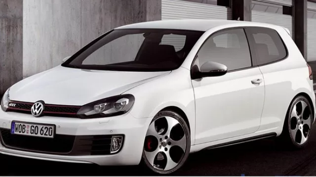 Blanco. Le sienta muy bien