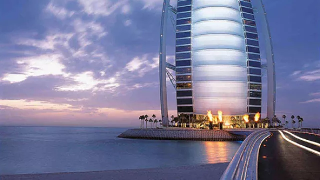 Dubai cuenta con el único hotel 7 estrellas del mundo: el Burj Al Arab