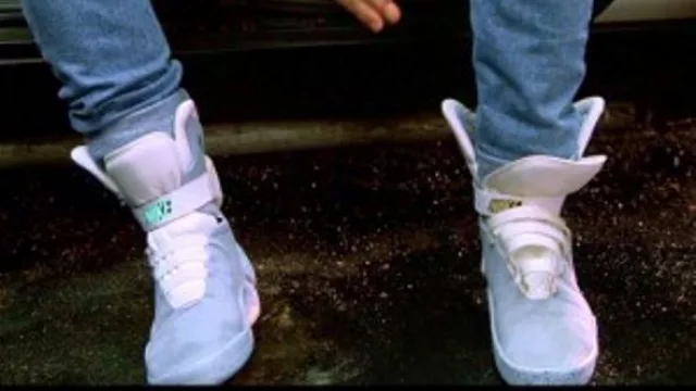 Las Nike en los pies de Michael Fox