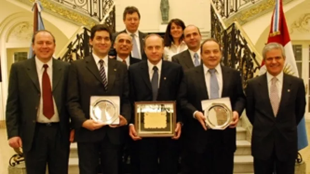 Con 4 años más de CFK, industriales se acomodan al escenario (la foto es buena, la película mala)