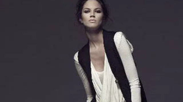 Entretiempo; abotinados cortos y prendas superpuestas, muy chicc